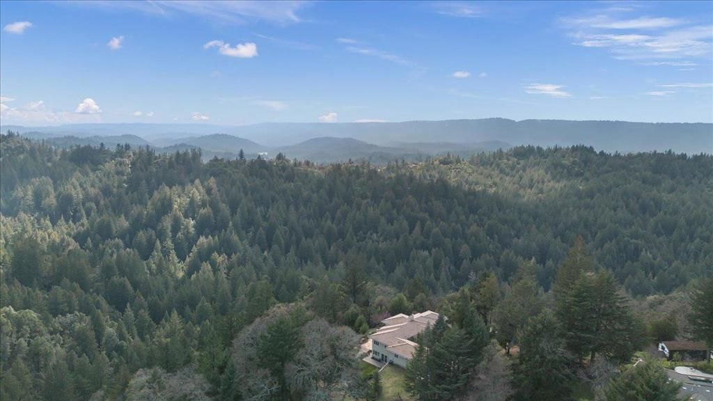 Image 58 of property listing at 19975 Skyline Boulevard, Los Gatos, CA 95033