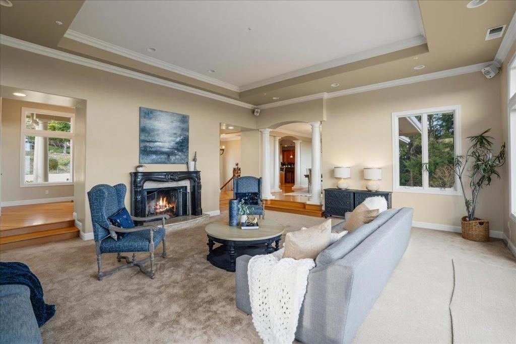 Image 8 of property listing at 19975 Skyline Boulevard, Los Gatos, CA 95033