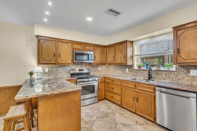 2521 Canterbury Court, Carrollton, TX 75006