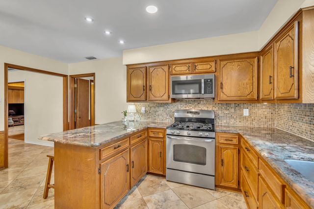 2521 Canterbury Court, Carrollton, TX 75006