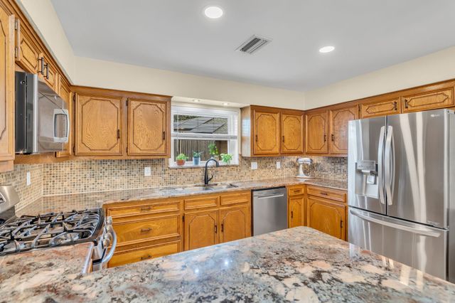 2521 Canterbury Court, Carrollton, TX 75006