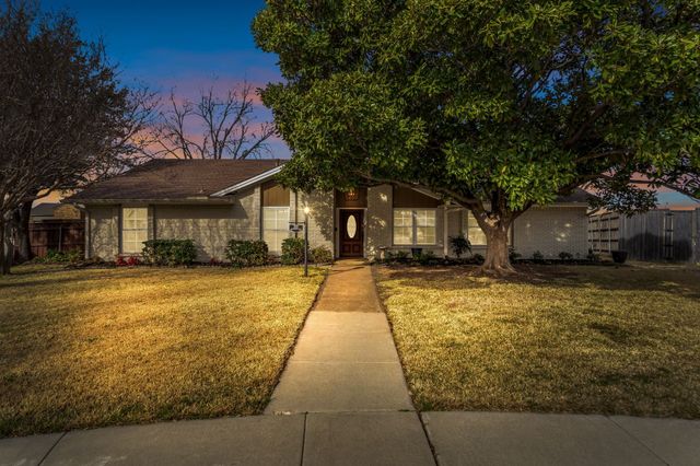 2521 Canterbury Court, Carrollton, TX 75006