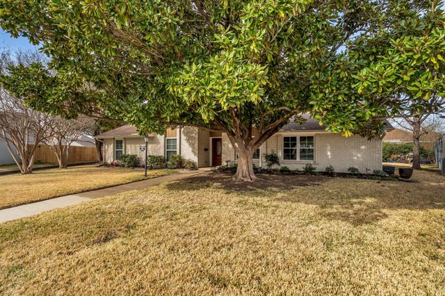 2521 Canterbury Court, Carrollton, TX 75006