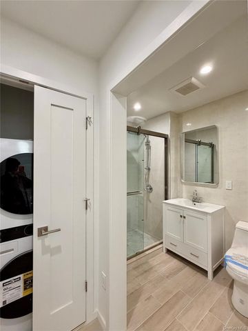 4009 29th Street 3B, Long Island City, NY 11101