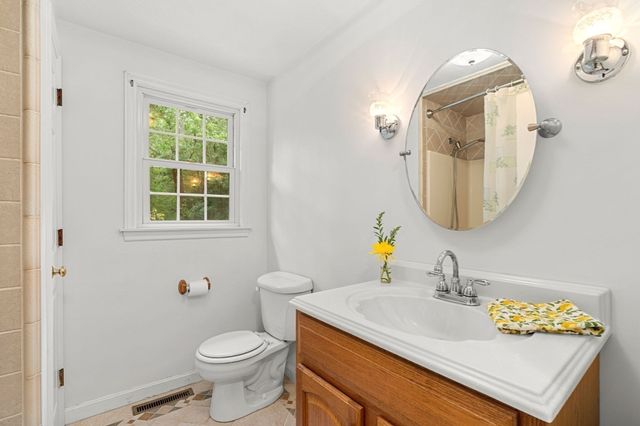19 Noel Rd, Andover, MA 01810