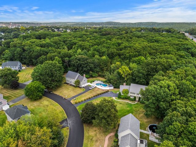 19 Noel Rd, Andover, MA 01810