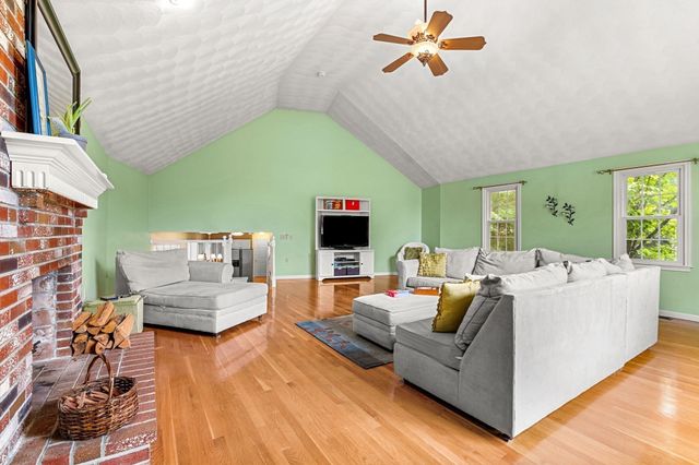 19 Noel Rd, Andover, MA 01810