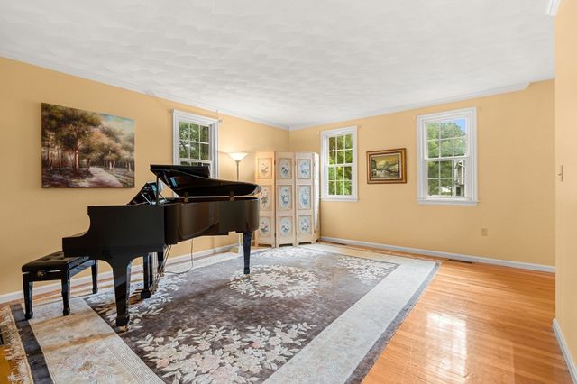 19 Noel Rd, Andover, MA 01810