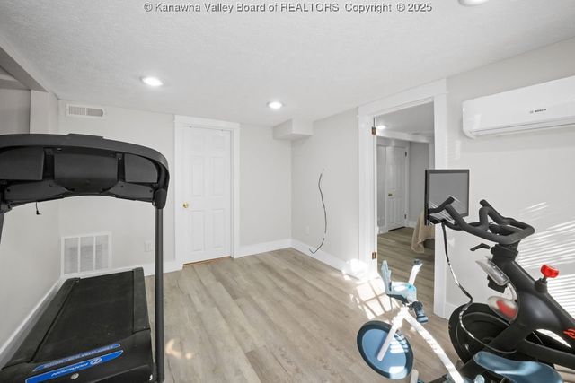 1814 Beechwood Drive, South Charleston, WV 25303