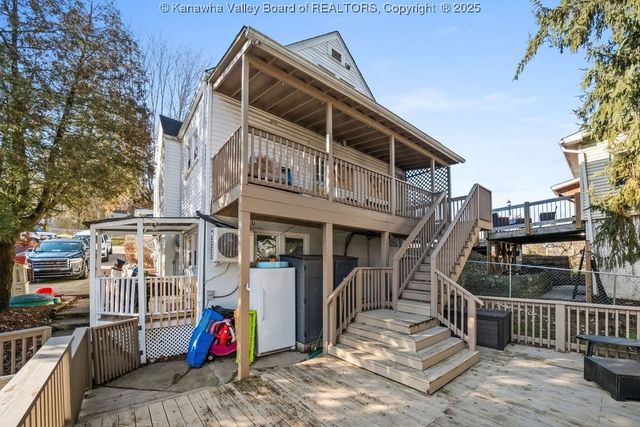 1814 Beechwood Drive, South Charleston, WV 25303