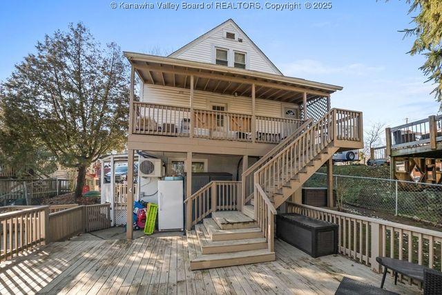 1814 Beechwood Drive, South Charleston, WV 25303