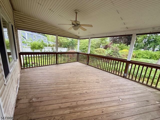 52 Burch Dr, Morris Plains Boro, NJ 07950
