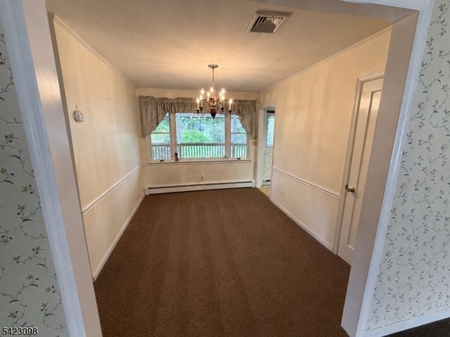 52 Burch Dr, Morris Plains Boro, NJ 07950