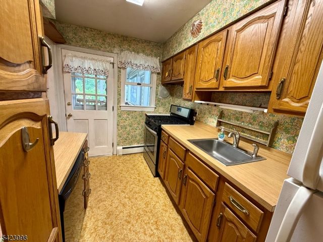 52 Burch Dr, Morris Plains Boro, NJ 07950