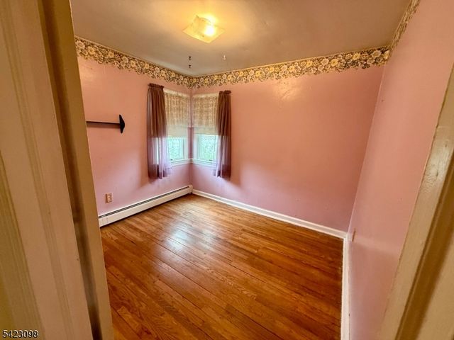 52 Burch Dr, Morris Plains Boro, NJ 07950