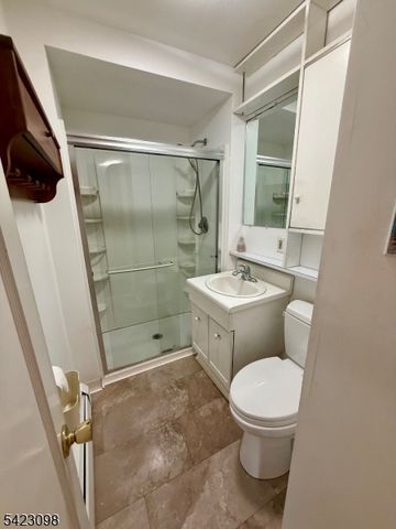 52 Burch Dr, Morris Plains Boro, NJ 07950