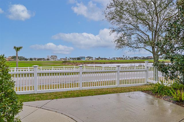 64 Island Passage, Galveston, TX 77554