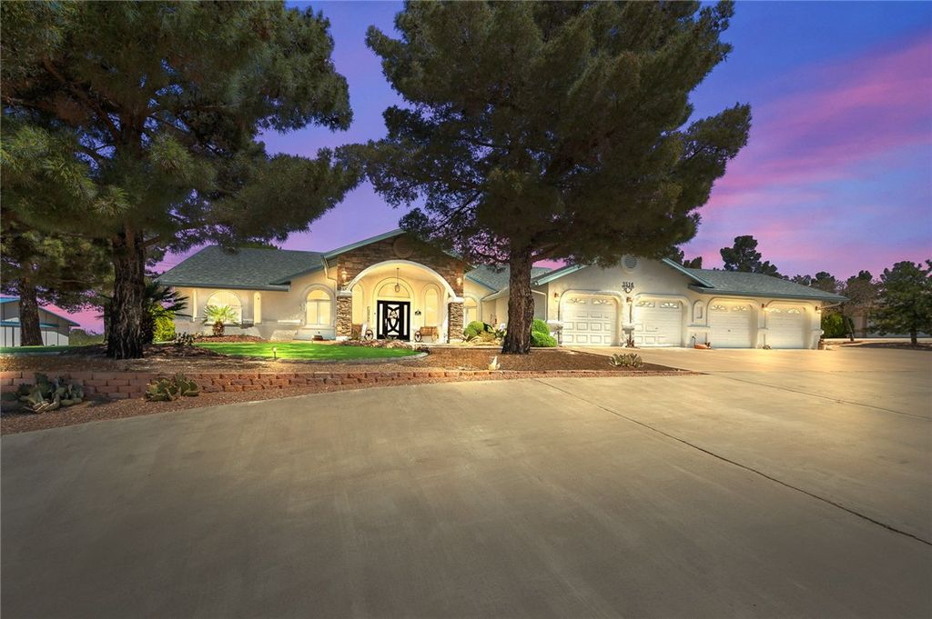 3516 Packsaddle Road, Kingman, AZ 86401