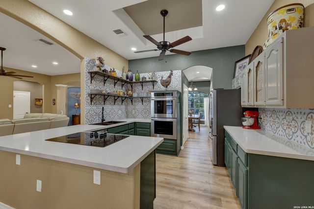 257 Berry Oaks Dr, Bulverde, TX 78163
