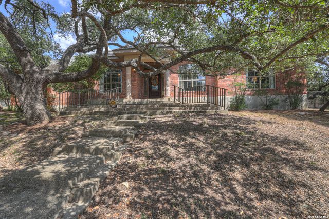 257 Berry Oaks Dr, Bulverde, TX 78163