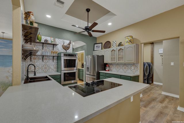 257 Berry Oaks Dr, Bulverde, TX 78163
