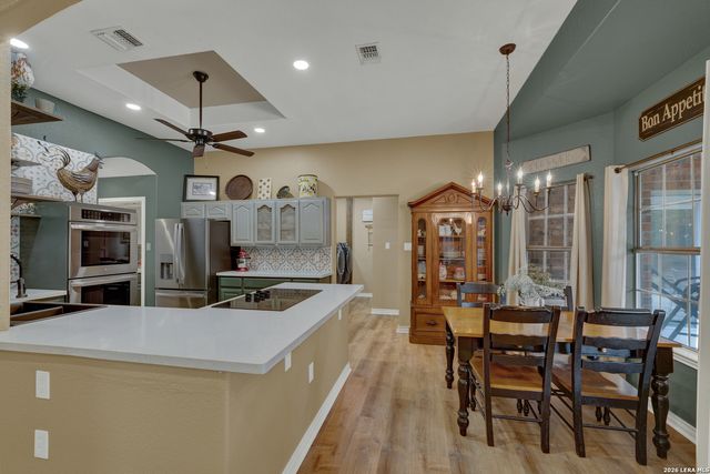 257 Berry Oaks Dr, Bulverde, TX 78163