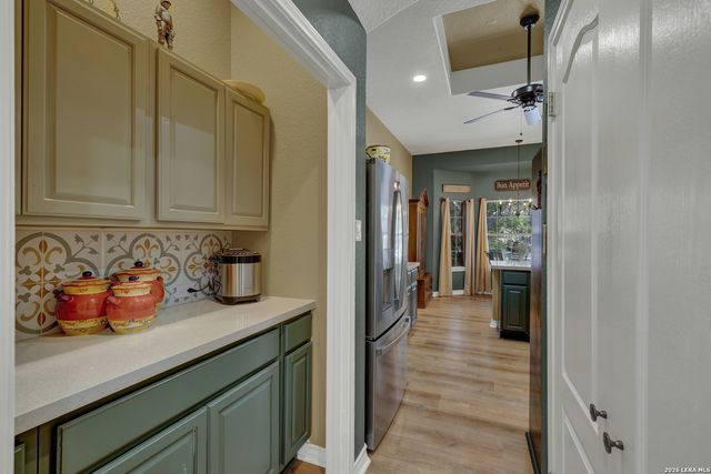 257 Berry Oaks Dr, Bulverde, TX 78163