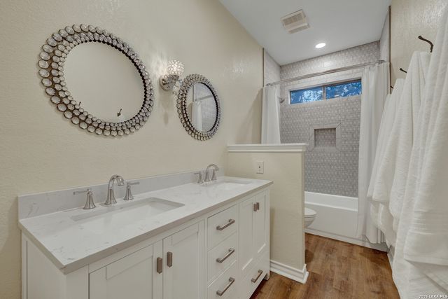 257 Berry Oaks Dr, Bulverde, TX 78163