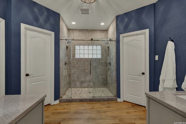 257 Berry Oaks Dr, Bulverde, TX 78163
