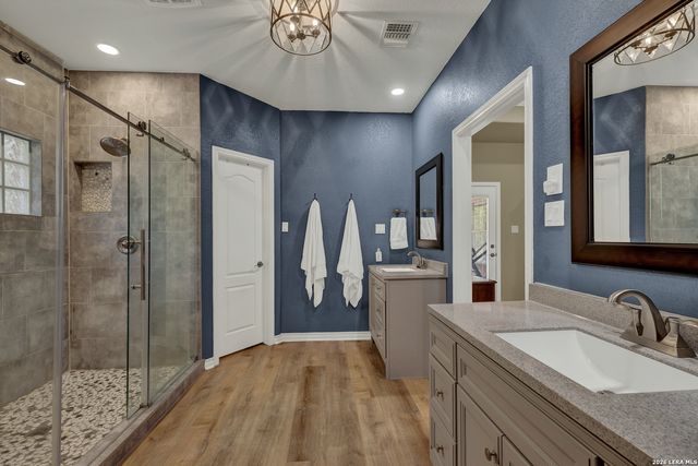 257 Berry Oaks Dr, Bulverde, TX 78163