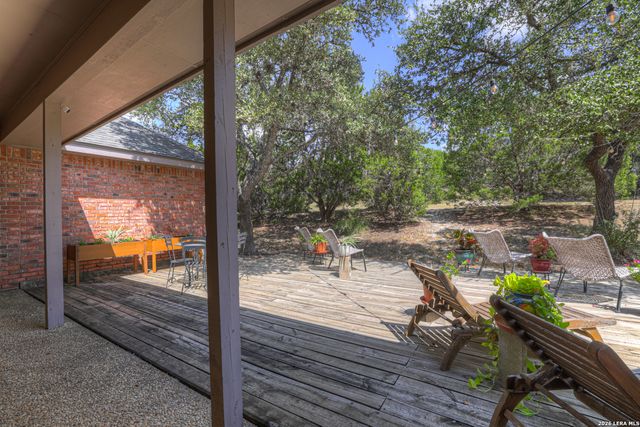 257 Berry Oaks Dr, Bulverde, TX 78163