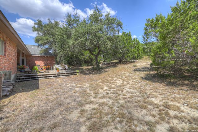 257 Berry Oaks Dr, Bulverde, TX 78163