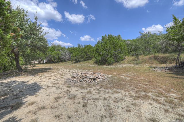 257 Berry Oaks Dr, Bulverde, TX 78163