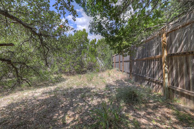 257 Berry Oaks Dr, Bulverde, TX 78163