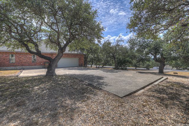 257 Berry Oaks Dr, Bulverde, TX 78163
