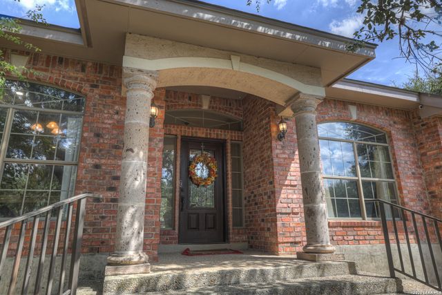 257 Berry Oaks Dr, Bulverde, TX 78163