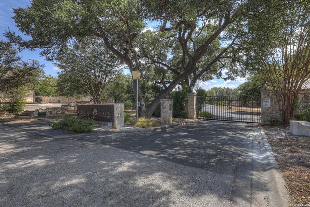 257 Berry Oaks Dr, Bulverde, TX 78163