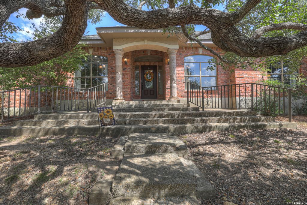 257 Berry Oaks Dr, Bulverde, TX 78163