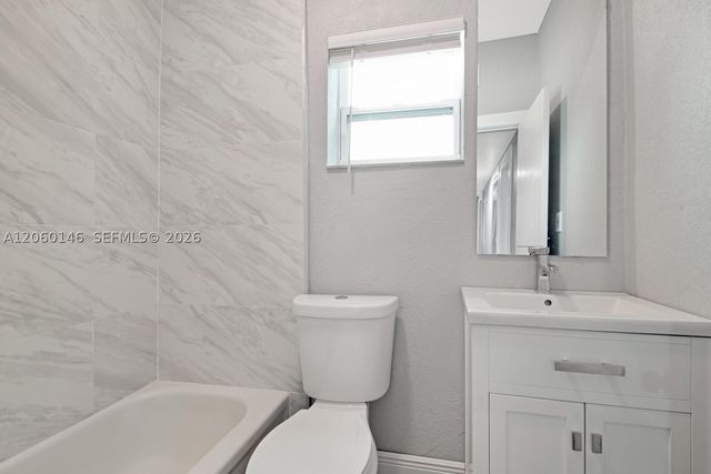 327 SW 20th St 2, Fort Lauderdale, FL 33315