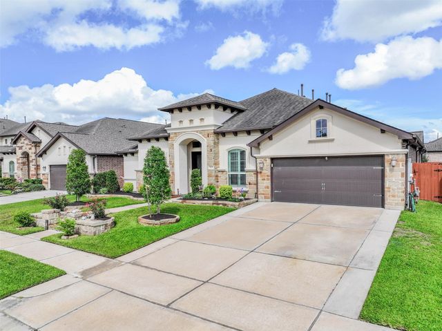 829 Sage Way Lane, Friendswood, TX 77546