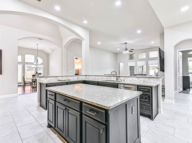 829 Sage Way Lane, Friendswood, TX 77546