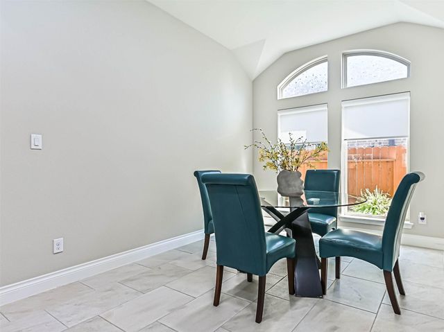 829 Sage Way Lane, Friendswood, TX 77546