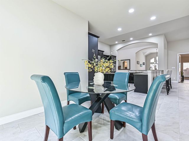 829 Sage Way Lane, Friendswood, TX 77546