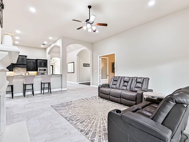 829 Sage Way Lane, Friendswood, TX 77546