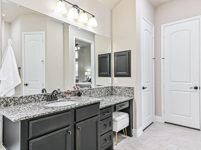 829 Sage Way Lane, Friendswood, TX 77546