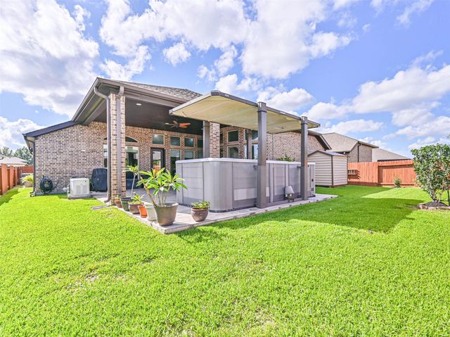 829 Sage Way Lane, Friendswood, TX 77546