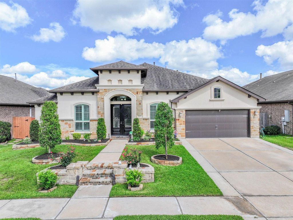 829 Sage Way Lane, Friendswood, TX 77546