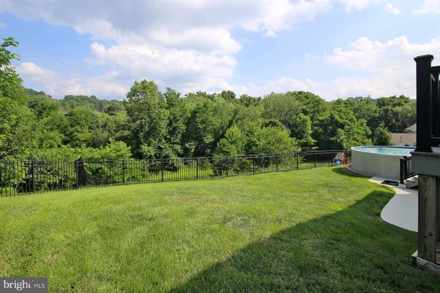 38 PALMER ST, Lebanon, PA 17042