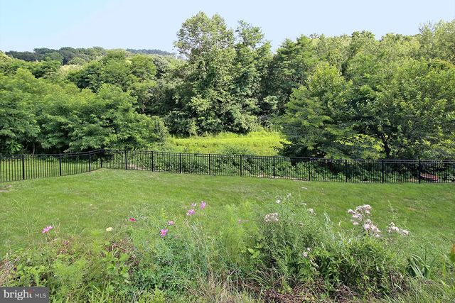 38 PALMER ST, Lebanon, PA 17042