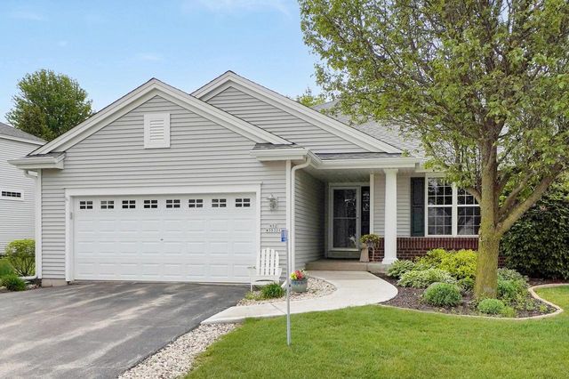 N52W35321 Lighthouse LANE, Oconomowoc, WI 53066